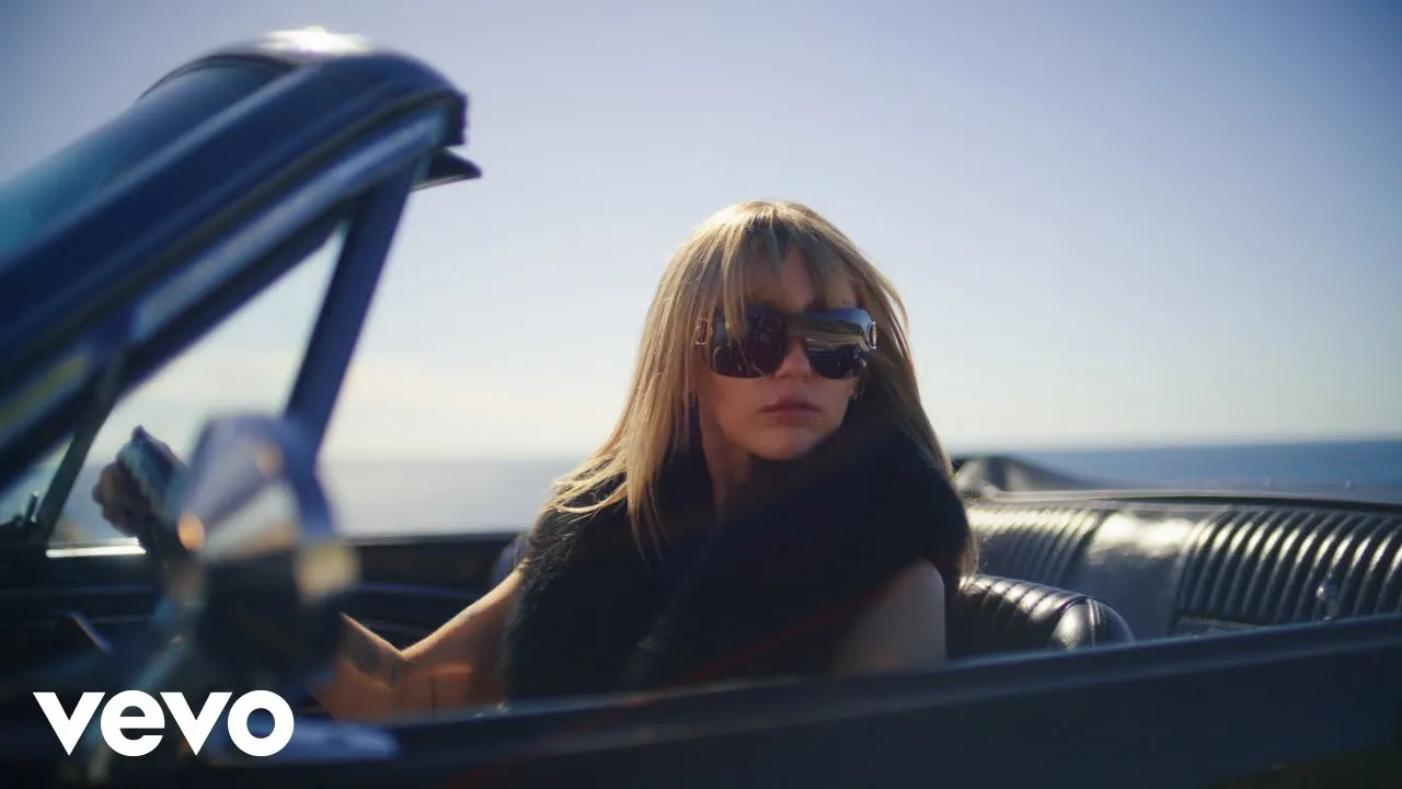 Lainey Wilson – Younger You ft. Miley Cyrus