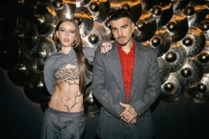 Young Miko ft. Rauw Alejandro Aquel Diciembre Mp3 Download